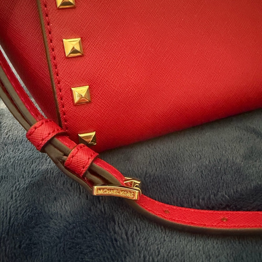 Michael Kors Red Studded Satchel Handbag Gold Hardware Logo Plate - Picture 3 of 7